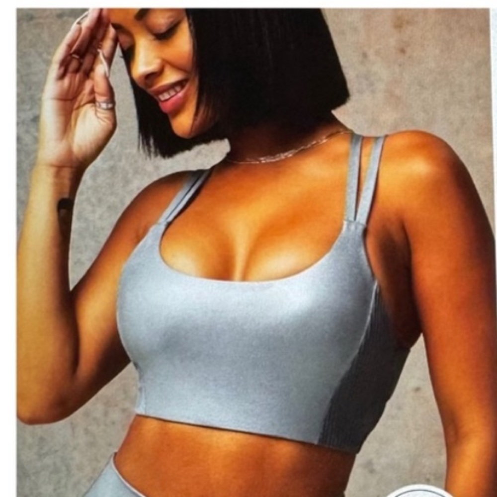 - Nwt  Fabletics Khloe edit bra